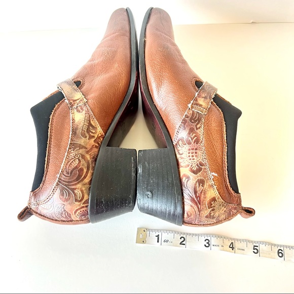 Vintage ACME Leather Short Ankle Western Buckle Booties—SZ. 7-7.5 - Picture 7 of 16